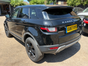 2017 Land Rover Range Rover Evoque Td4 Se Tech in Black — image 5