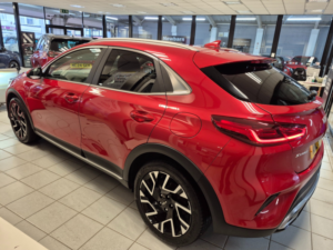 2023 Kia Xceed 1.5 T-Gdi 3 SUV 5dr Petrol Manual Euro 6 (s/s) (158 Bhp) in Red — image 2
