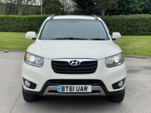 2012 Hyundai Santa Fe 2.2 Crdi Premium Auto 4WD Euro 5 5dr (7 Seat) in White — image 2