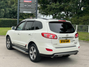 2012 Hyundai Santa Fe 2.2 Crdi Premium Auto 4WD Euro 5 5dr (7 Seat) in White — image 5