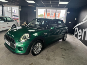 2020 MINI Hatch 1.5 One Classic Hatchback 5dr Petrol Manual Euro 6 (s/s) (102 Ps) in Multicolour — image 2