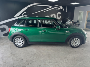 2020 MINI Hatch 1.5 One Classic Hatchback 5dr Petrol Manual Euro 6 (s/s) (102 Ps) in Multicolour — image 3