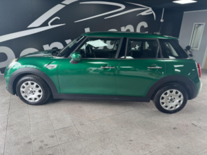 2020 MINI Hatch 1.5 One Classic Hatchback 5dr Petrol Manual Euro 6 (s/s) (102 Ps) in Multicolour — image 4