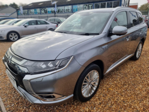2018 Mitsubishi Outlander 2.4h Twinmotor 13.8kwh 4h CVT 4WD Euro 6 (s/s) 5dr in Grey — image 3