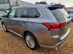 2018 Mitsubishi Outlander 2.4h Twinmotor 13.8kwh 4h CVT 4WD Euro 6 (s/s) 5dr in Grey — image 5
