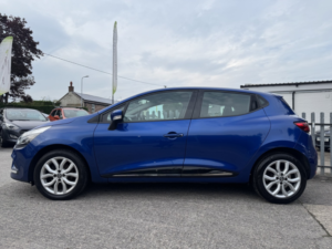 2017 Renault Clio 1.5 Dynamique Nav Dci 90 Eco in Blue — image 2