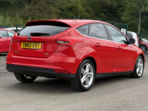 2015 Ford Focus 1.0 T Ecoboost Zetec in Red — image 5