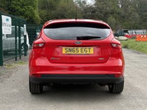 2015 Ford Focus 1.0 T Ecoboost Zetec in Red — image 6