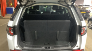 2018 Land Rover Discovery Sport Td4 Se Tech in White — image 3
