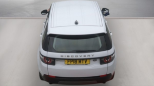 2018 Land Rover Discovery Sport Td4 Se Tech in White — image 5