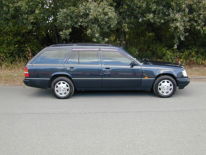 1996 Mercedes-Benz 280 Ref 8760 - Reservation Deposit Paid - Mercedes Benz W124 E280 Estate (rhd - Ex Japan) in Black — image 2