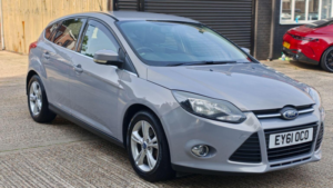 2011 Ford Focus 1.6 Zetec Euro 5 5dr in Silver — image 4
