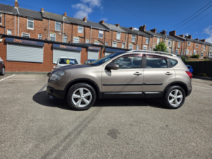 2008 Nissan Qashqai 2.0 Tekna in Beige — image 3