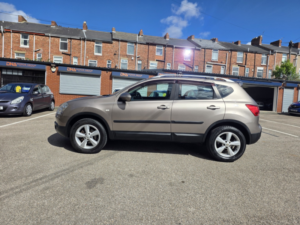 2008 Nissan Qashqai 2.0 Tekna in Beige — image 6