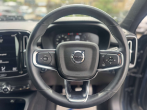 2022 Volvo Xc40 1.5 Xc40 R-Design T3 5dr in Blue — image 5