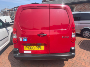 2011 Citroen Berlingo 1.6 Hdi 850 X L1 4dr in Red — image 6