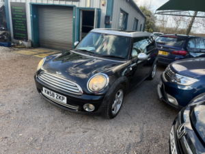 2008 MINI Clubman 1.6 Cooper Estate 5dr Petrol Manual Euro 4 (120 Ps) in Black — image 2