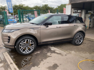 2020 Land Rover Range Rover Evoque 2.0 D180 R-Dynamic Hse * High Spec * in Brown — image 6