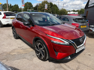 2023 Nissan Qashqai 1.3 Dig-T Mhev Tekna+ SUV 5dr Petrol Hybrid Xtron Euro 6 (s/s) (158 Ps) in Red — image 3