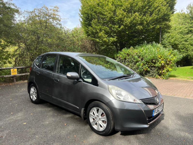 2012 Honda Jazz 1.4 I-Vtec Es Euro 5 5dr in Grey — image 1