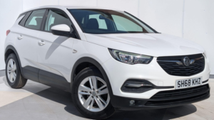 2018 Vauxhall Grandland X 1.2 Turbo Se Euro 6 (s/s) 5dr in White — image 5