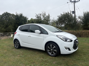 2017 Hyundai Ix20 1.6 Ix20 Prem Nav 1.6 A/t My17 in White — image 3