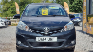 2014 Toyota Yaris 1.33 Dual Vvt-I Icon Plus Euro 5 5dr in Black — image 5