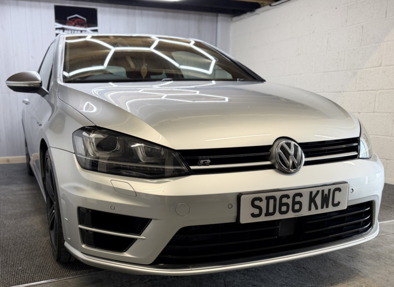 2016 Volkswagen Golf 2.0 Tsi Bluemotion Tech R in Silver — image 1