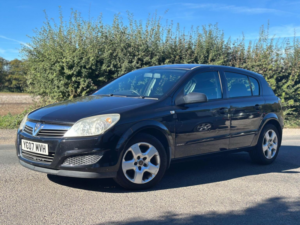 2007 Vauxhall Astra 1.4i 16v Energy 5dr in Black — image 4