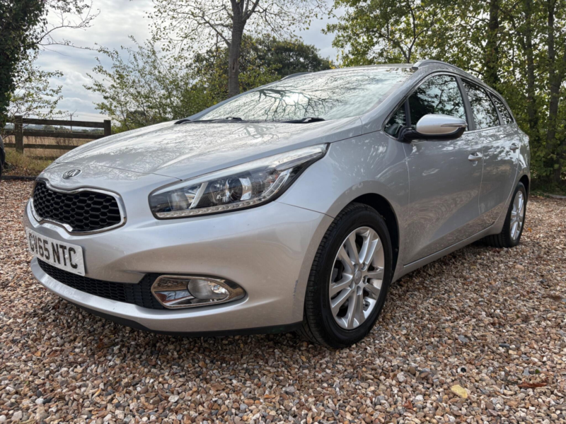 2016 Kia Ceed 1.6 Crdi Ecodynamics 3 Sportswagon Euro 5 (s/s) 5dr in Silver — image 1
