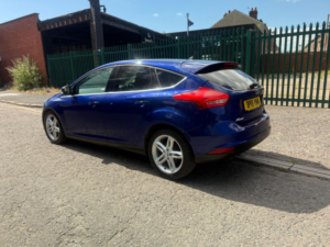 2015 Ford Focus 1.0t Ecoboost Zetec Euro 6 (s/s) 5dr in Blue — image 4