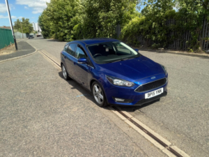 2015 Ford Focus 1.0t Ecoboost Zetec Euro 6 (s/s) 5dr in Blue — image 5