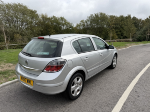 2007 Vauxhall Astra 1.4 I 16v Club in Silver — image 2