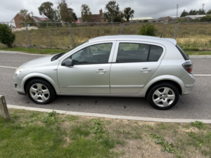 2007 Vauxhall Astra 1.4 I 16v Club in Silver — image 4