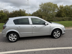 2007 Vauxhall Astra 1.4 I 16v Club in Silver — image 5
