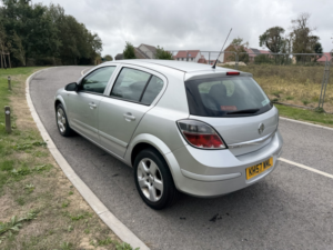 2007 Vauxhall Astra 1.4 I 16v Club in Silver — image 6