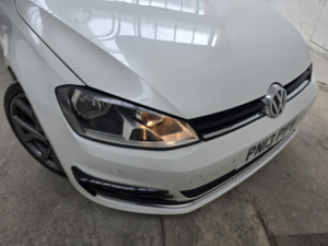 2013 Volkswagen Golf 2.0 Tdi Bluemotion Tech Gt in White — image 2