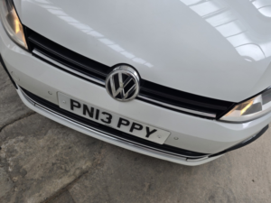 2013 Volkswagen Golf 2.0 Tdi Bluemotion Tech Gt in White — image 3