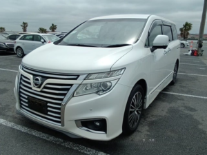 2014 Nissan Elgrand E52 2.5 Auto 7 Leather Seats in White — image 2