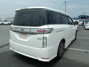 2014 Nissan Elgrand E52 2.5 Auto 7 Leather Seats in White — image 4