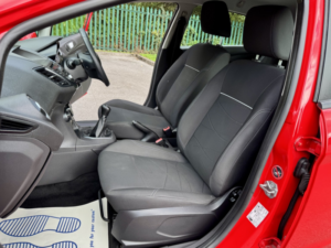 2013 Ford Fiesta 1.25 Style in Red — image 6