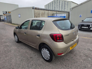 2020 Dacia Sandero 1.0 Sce Essential Euro 6 5dr in Beige — image 4