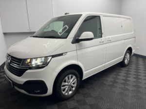 2024 Volkswagen Transporter 2.0 Tdi T28 Highline DSG Fwd Swb Euro 6 (s/s) 5dr in White — image 3