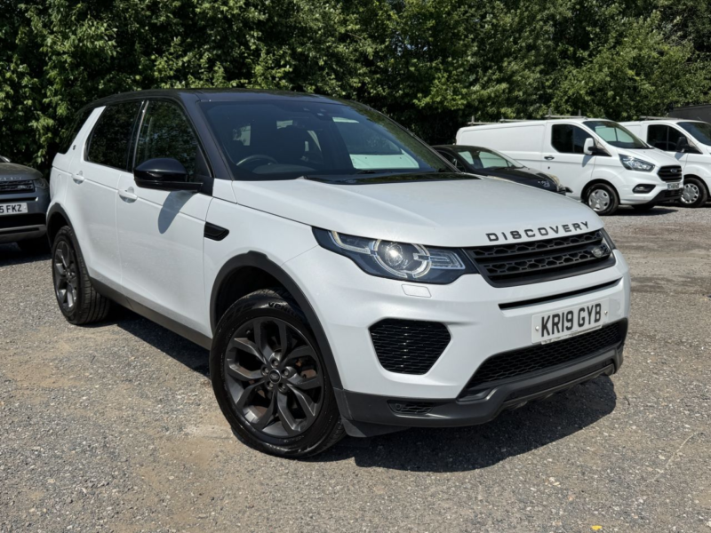 2019 Land Rover Discovery Sport 2.0 Td4 Landmark SUV 5dr Diesel Auto 4WD Euro 6 (s/s) (180 Ps) in White — image 1
