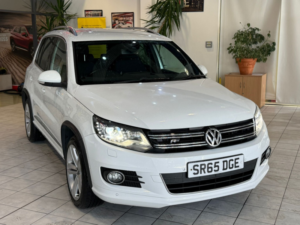 2015 Volkswagen Tiguan 2.0 Tdi Bluemotion Tech R-Line in White — image 2