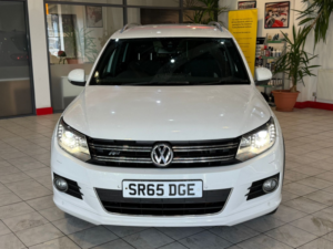 2015 Volkswagen Tiguan 2.0 Tdi Bluemotion Tech R-Line in White — image 3