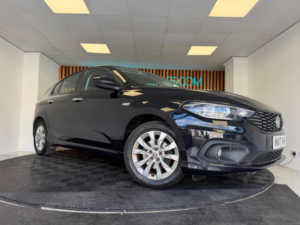 2017 Fiat Tipo 1.4 T-Jet Easy Plus Euro 6 (s/s) 5dr in Black — image 2