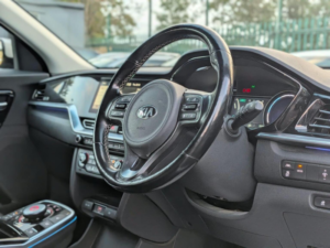 2020 Kia Niro 64kwh 4 Auto 5dr in Silver — image 2