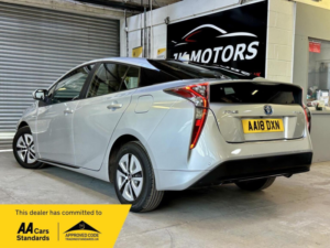 2018 Toyota Prius 1.8 Vvt-H Business Edition CVT Euro 6 (s/s) 5dr in Silver — image 3