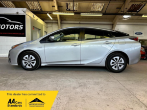 2018 Toyota Prius 1.8 Vvt-H Business Edition CVT Euro 6 (s/s) 5dr in Silver — image 6